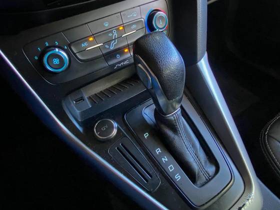 FORD FOCUS 2.0 SE 16V FLEX 4P POWERSHIFT